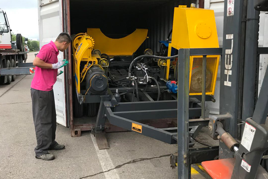 Motor driven concrete mixing pump delivery-Henan Hengyuan