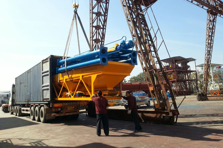 Hopper concrete batching plant delivery site-Henan Hengyuan