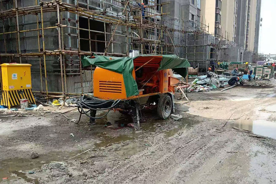 Concrete pump work site, concrete pumps of different capacities for sale - Henan Hengyuan