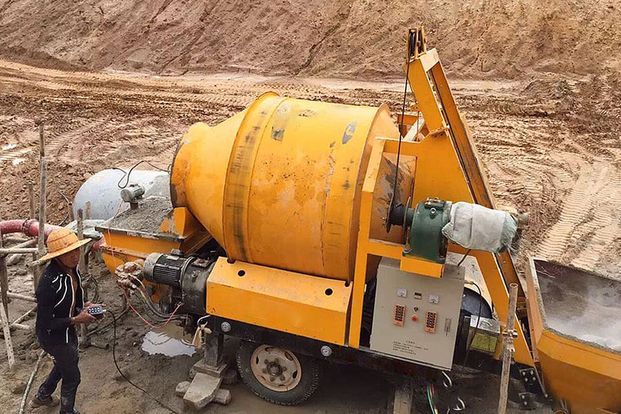 Concrete mixer pump working site, concrete mixer pump case-Henan Hengyuan